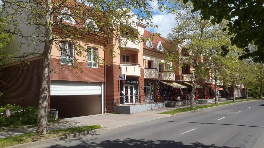 Lola Studio Apartman Hajduszoboszlo Exterior photo