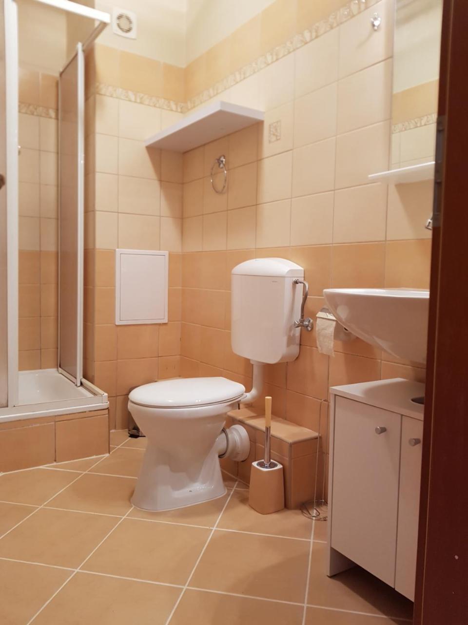 Lola Studio Apartman Hajduszoboszlo Exterior photo