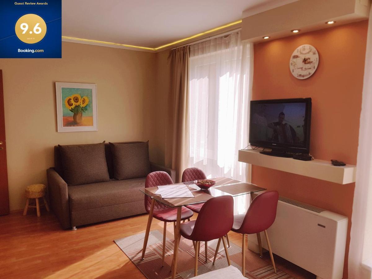 Lola Studio Apartman Hajduszoboszlo Exterior photo